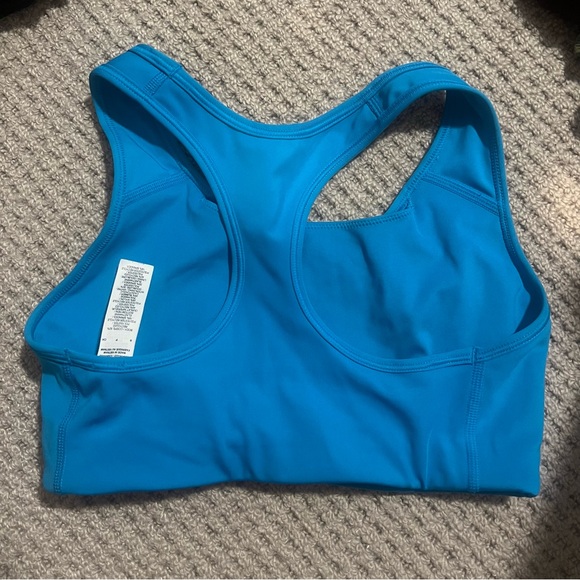 Nike swoosh sports bra - Picture 3 of 3